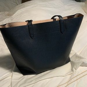 Cuyana classic structured leather tote